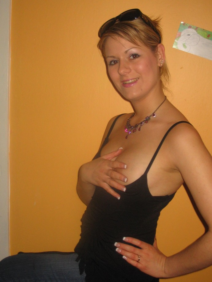 Cute blonde amateur babe 5