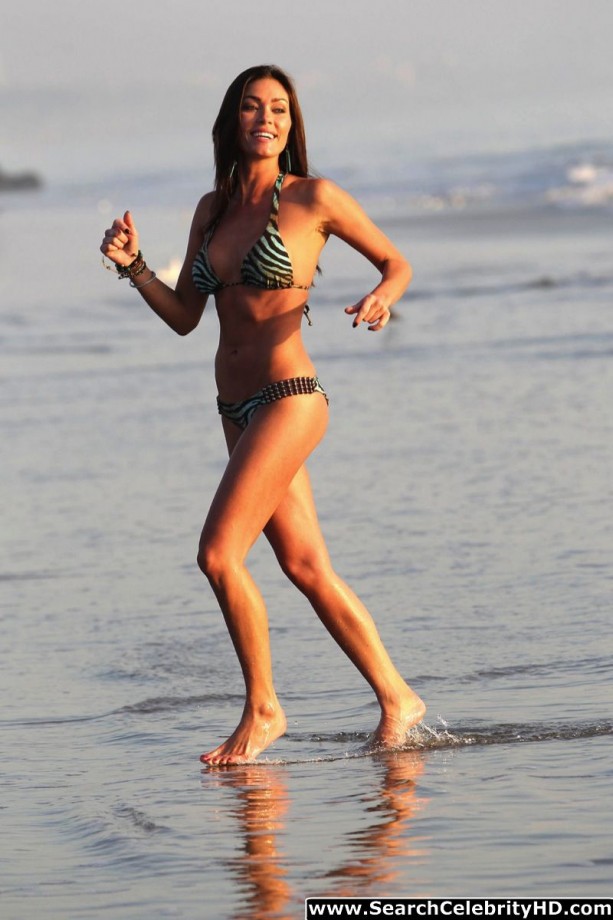Jasmine waltz beach bikini pictures are hot