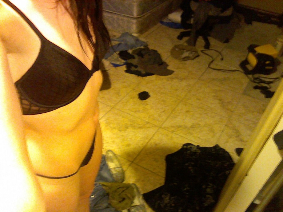 Brunette teen posing for her boyfriend