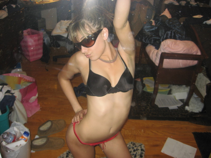 Sexy blonde selfshots serie 53