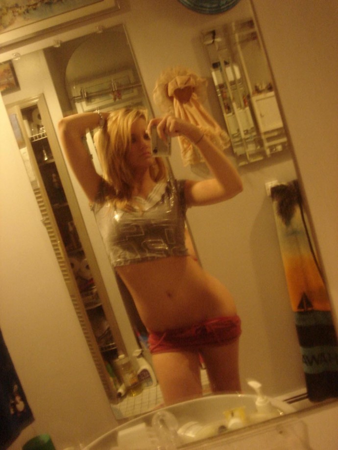 Sexy blonde selfshots