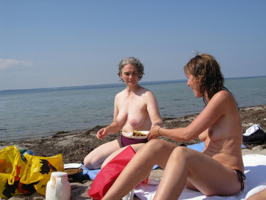 Saggy old nudists