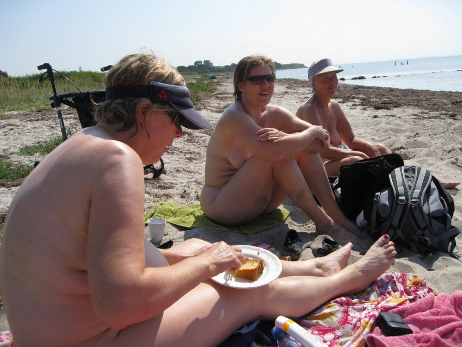 Saggy old nudists