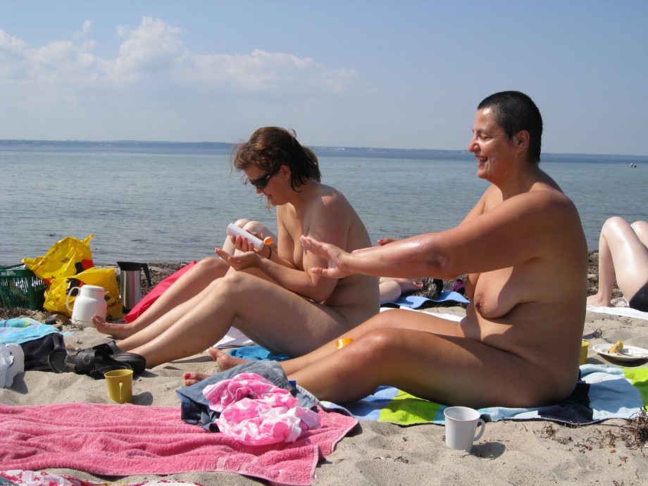 Saggy old nudists