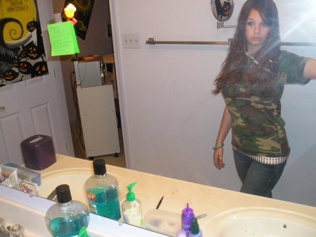 Amateur naked girl