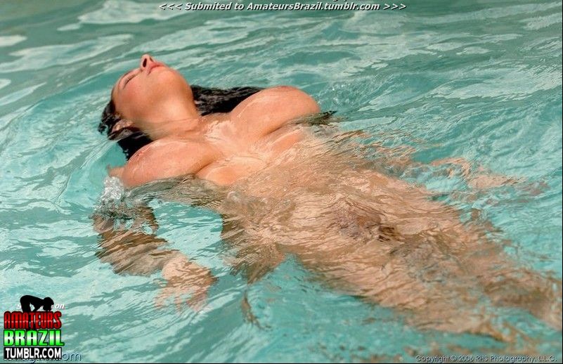 Beach/swimming_pool amateurs young teens 001