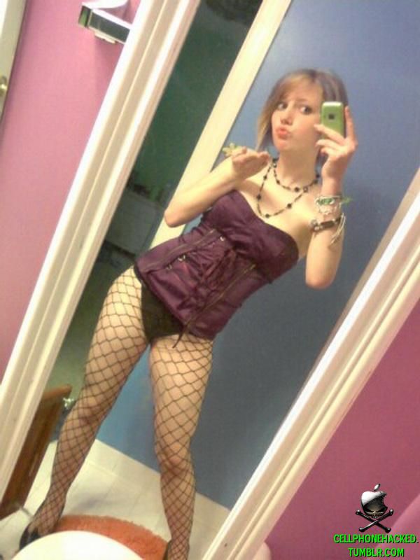 This horny emo teen girlfriend poses for some selfpics