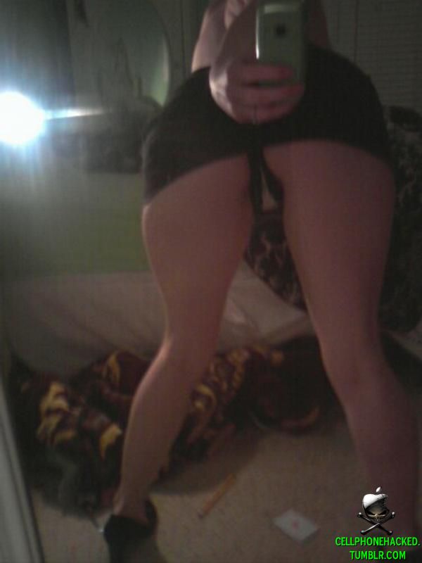 This horny emo teen girlfriend poses for some selfpics