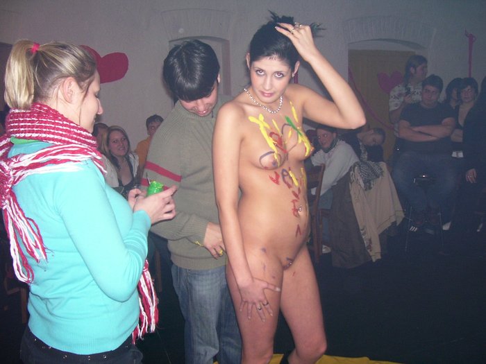 Party girls - valentine striptease and bodypainting