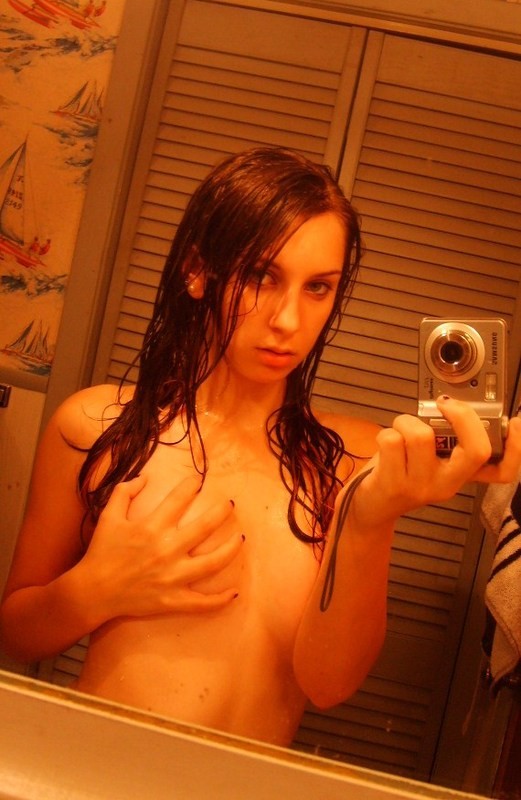 Selfshots - amateur girl