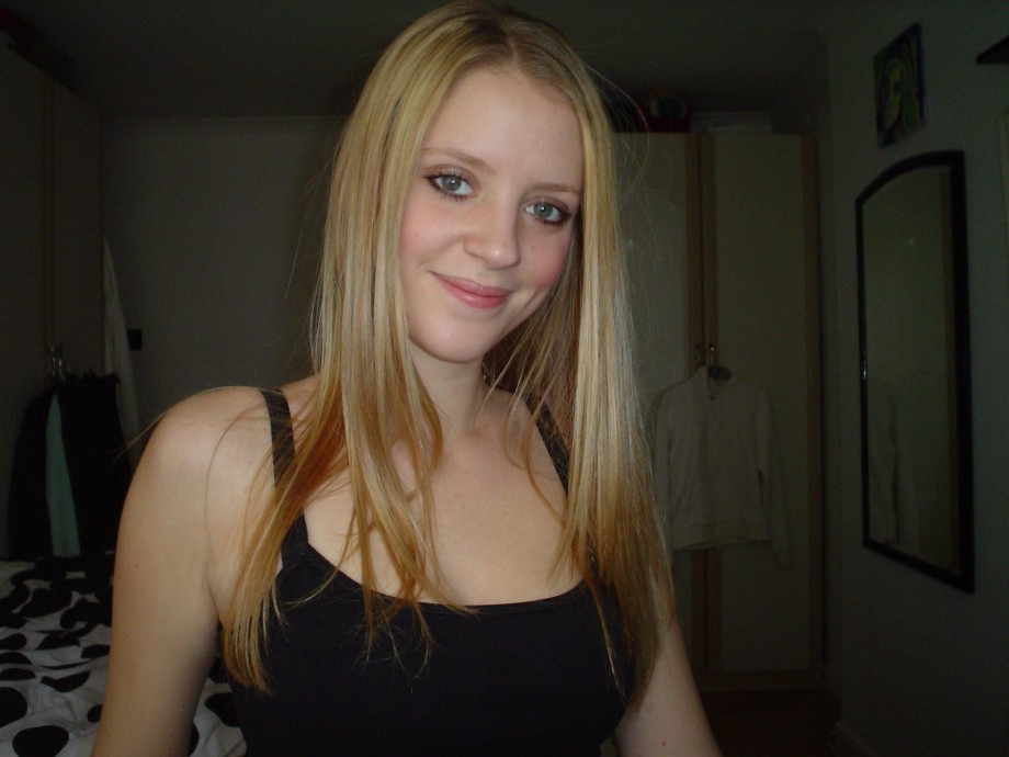 Carol - amateur blonde teen in undies