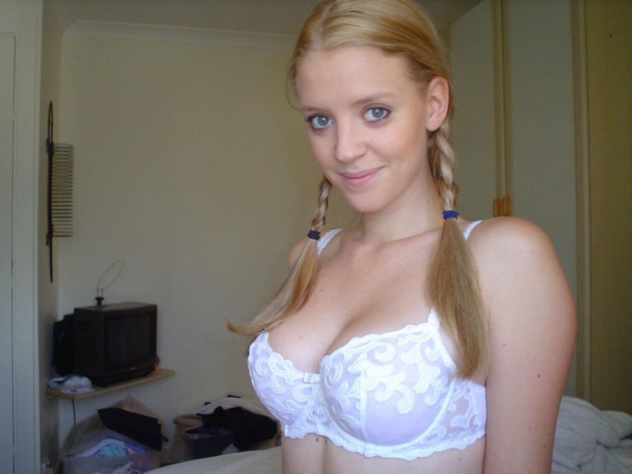 Carol - amateur blonde teen in undies