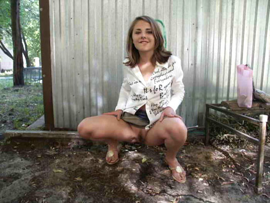 Pissing girls