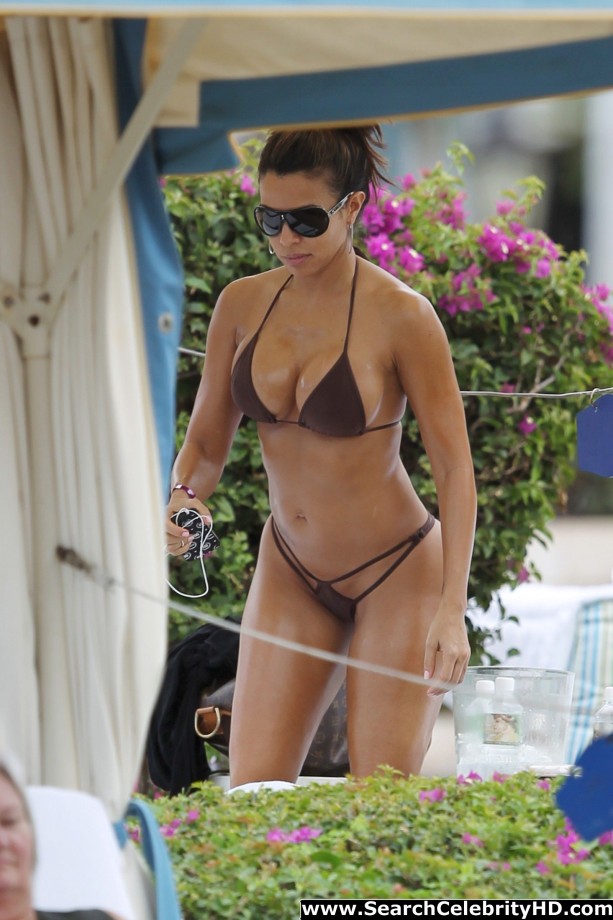 Vida guerra - bikini candids in maui - celebrity