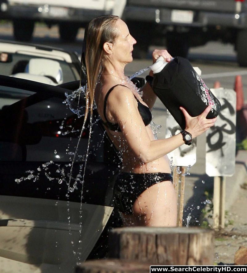 Helen hunt still looks pretty good in a bikini - celebrity