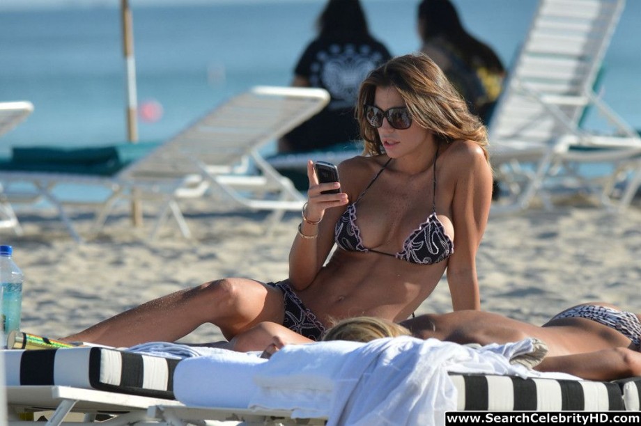 Claudia galanti topless bikini candids on beach in miami - celebrity