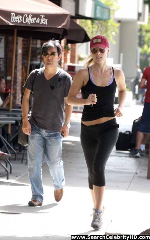 Ali larter - jogging candids in west hollywood - celebrity