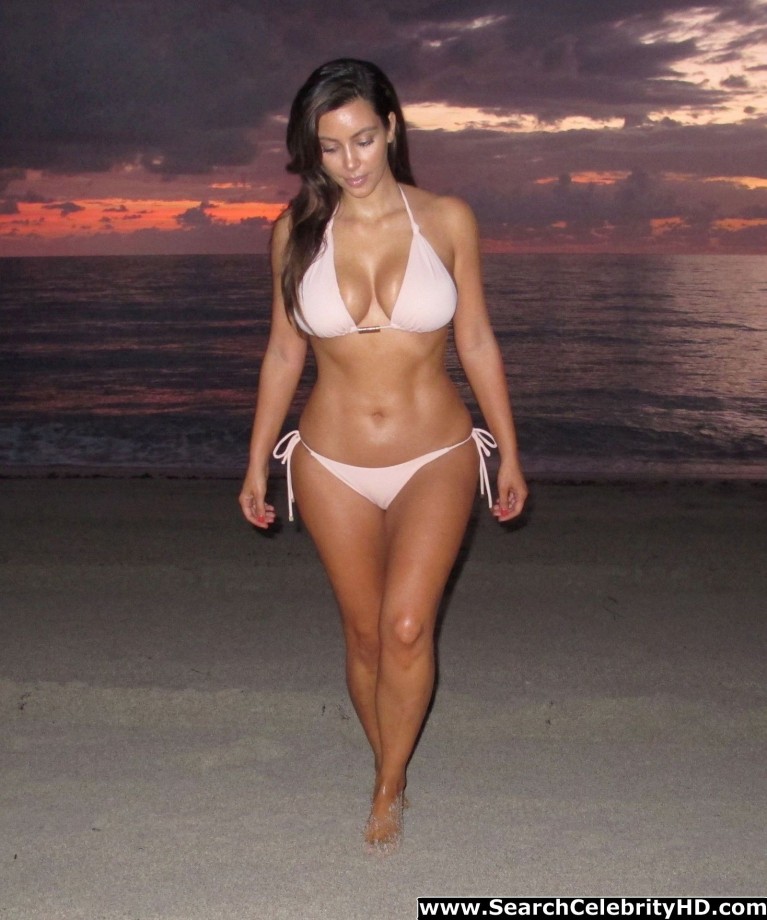 Kim kardashian - bikini candids in miami - celebrity