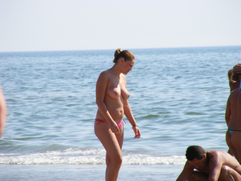 Amateur girls on beach 17