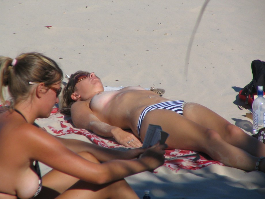 Amateur girls on beach 17