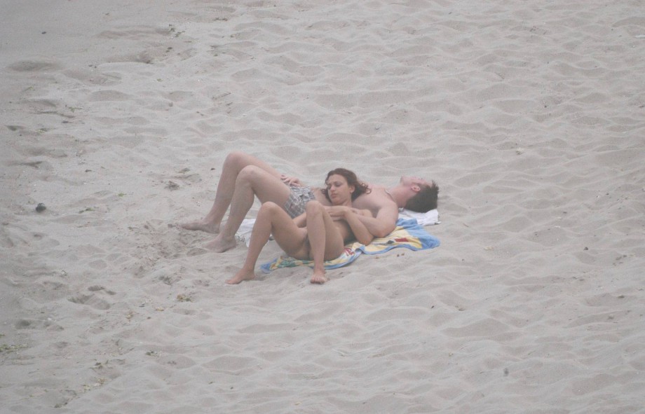 Amateur girls on beach 19