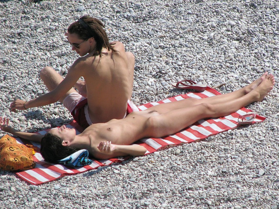 Amateur girls on beach 19