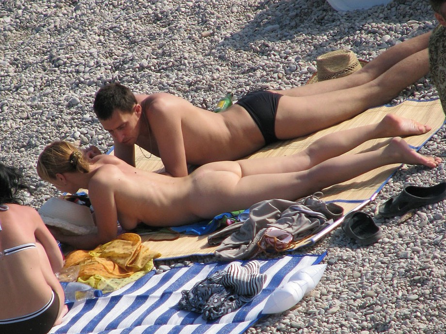 Amateur girls on beach 19