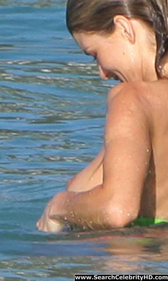 Marisa miller tit-slip