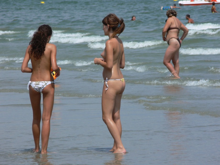 Amateur girls on beach 10