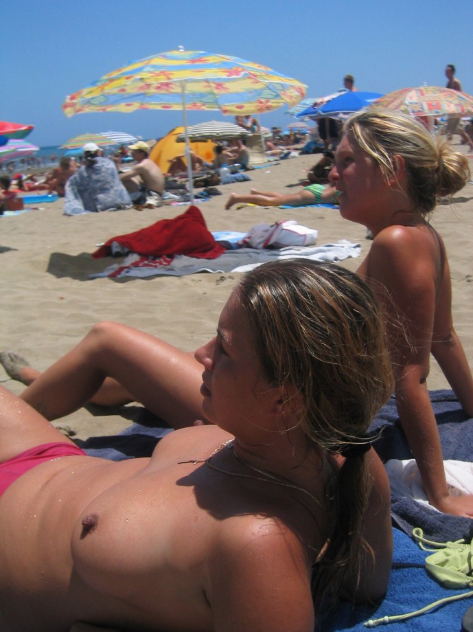 Amateur girls on beach 23