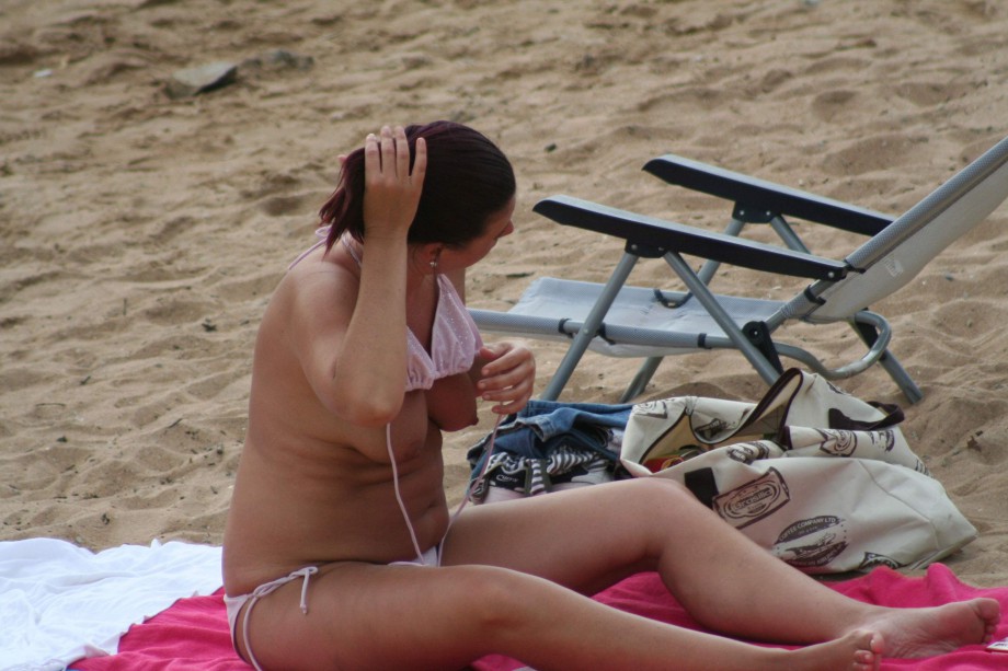 Amateur girls on beach 21