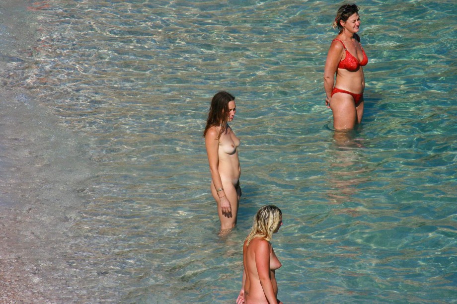 Amateur girls on beach 37