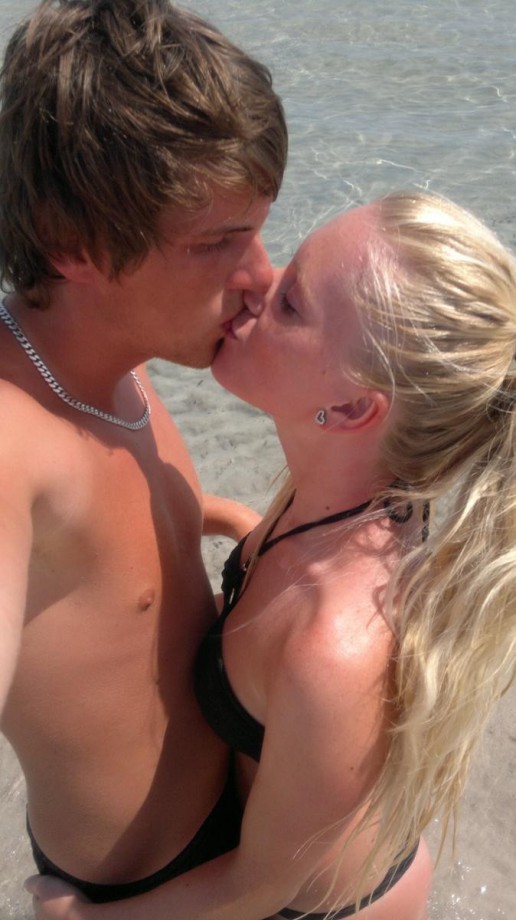 Nice blonde hot vacation beach pix