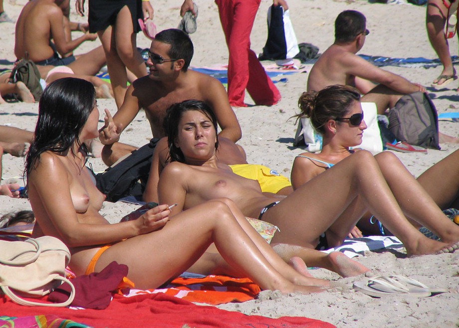 Amateur girls on beach 41