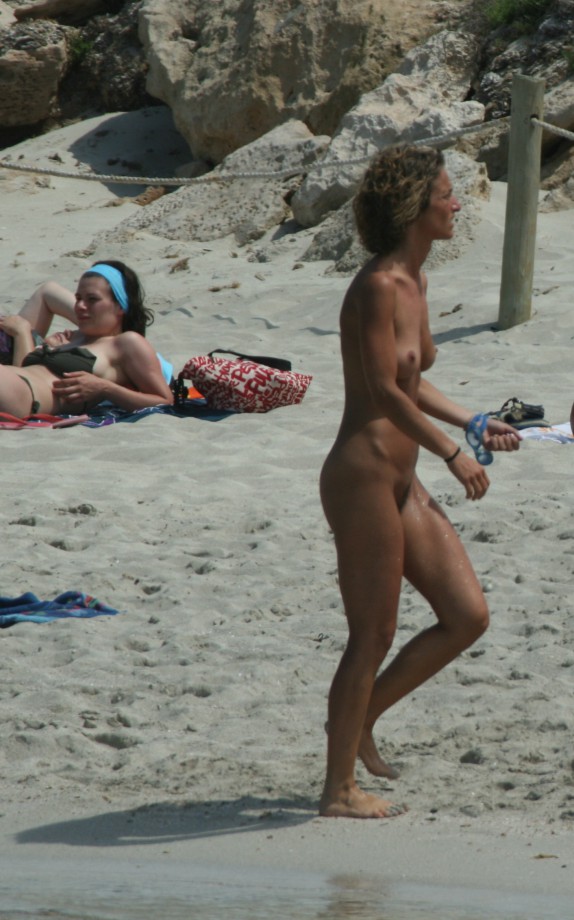 Amateur girls on beach 24