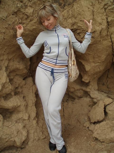 Horny amateur blonde 6