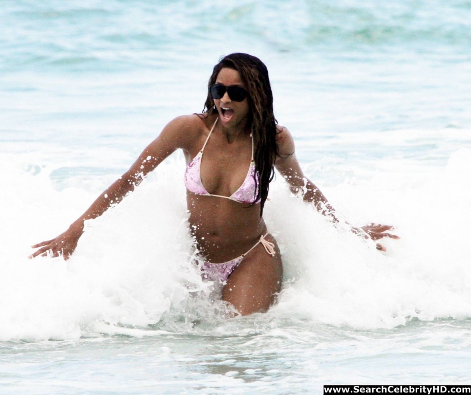 Ciara - bikini candids in miami - celebrity