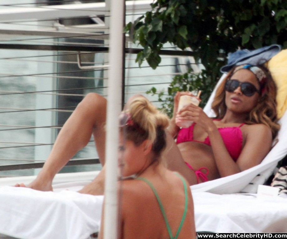 Ciara - bikini candids in miami - celebrity