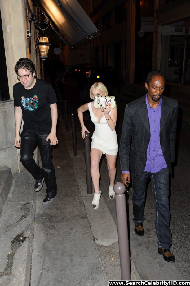 Lindsay lohan - terry richardson party in paris - celebrity