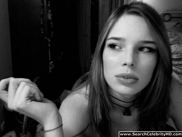 Chloe dykstra leaked topless photos - celebrity