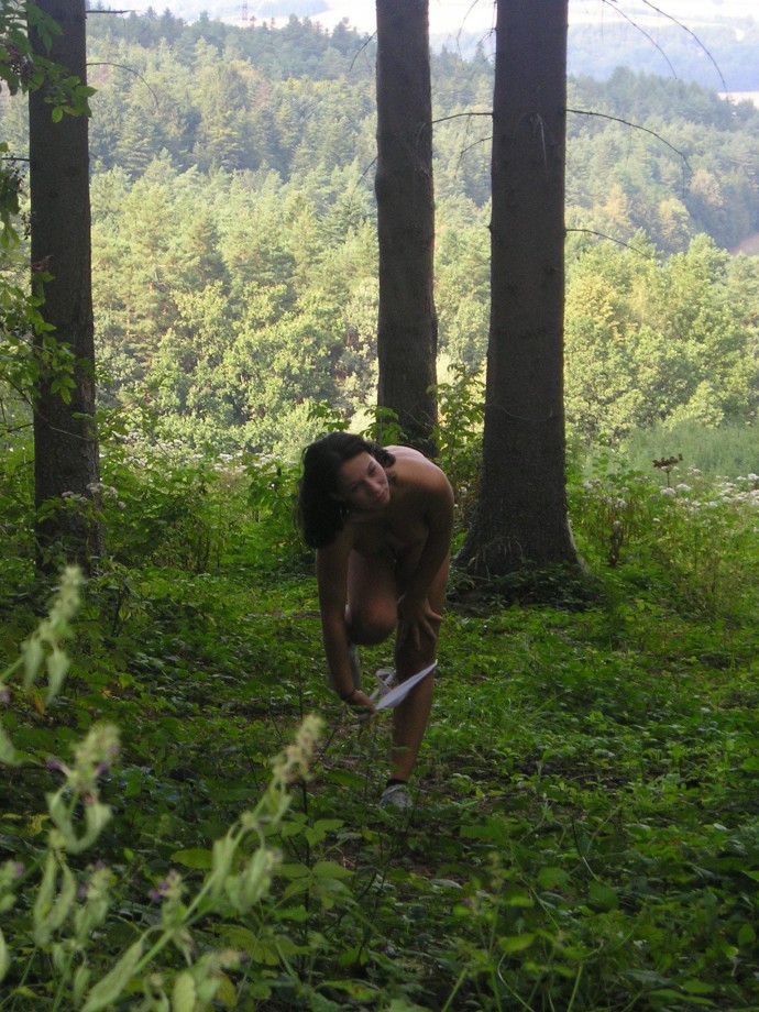 Naked outdoor babe 13
