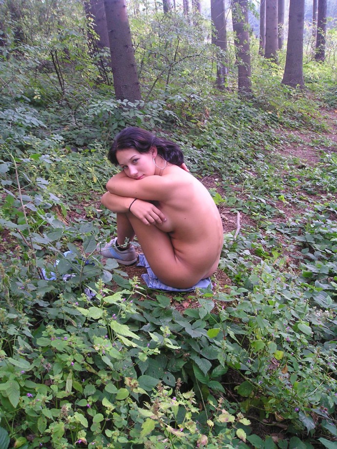 Naked outdoor babe 13