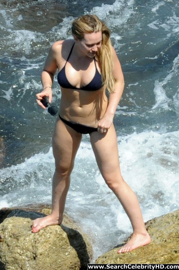 Hilary duff - bikini candids in capri - celebrity