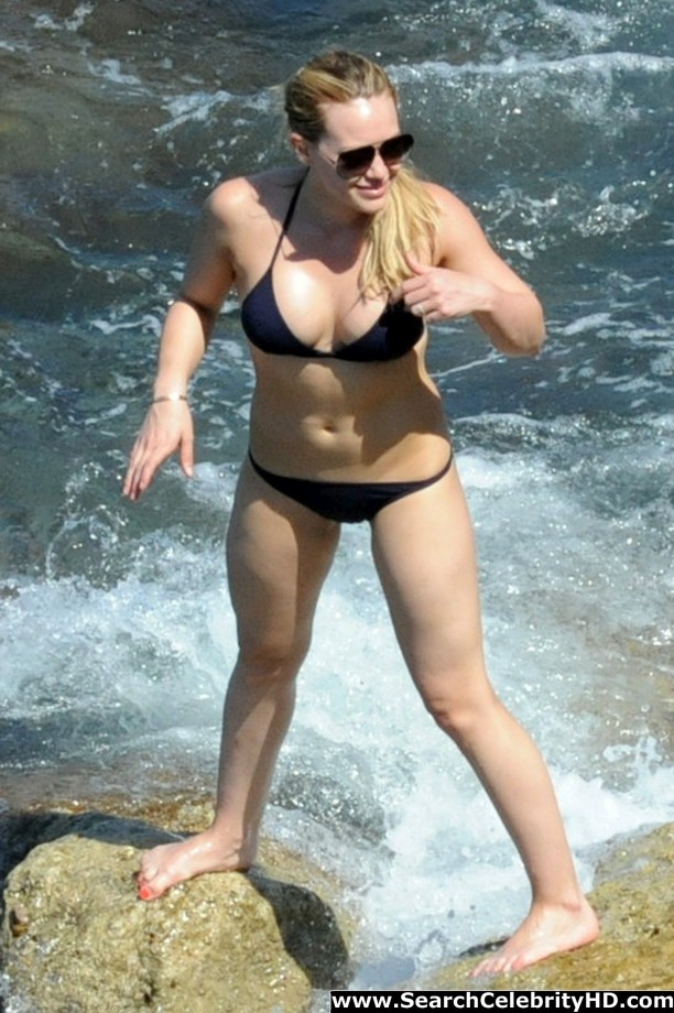 Hilary duff - bikini candids in capri - celebrity