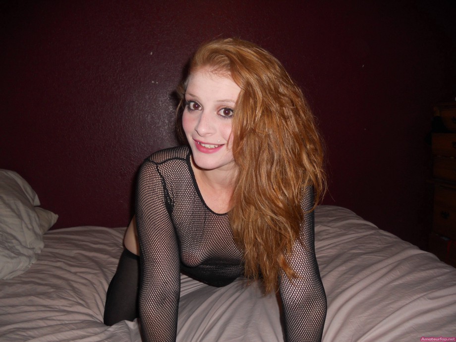 Redhead teen makes hot  sex pictures