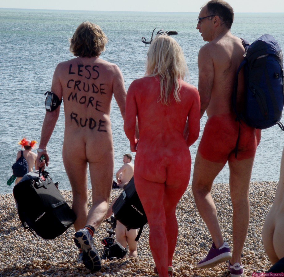 Nude couples fflashing their bodies on cycling tour