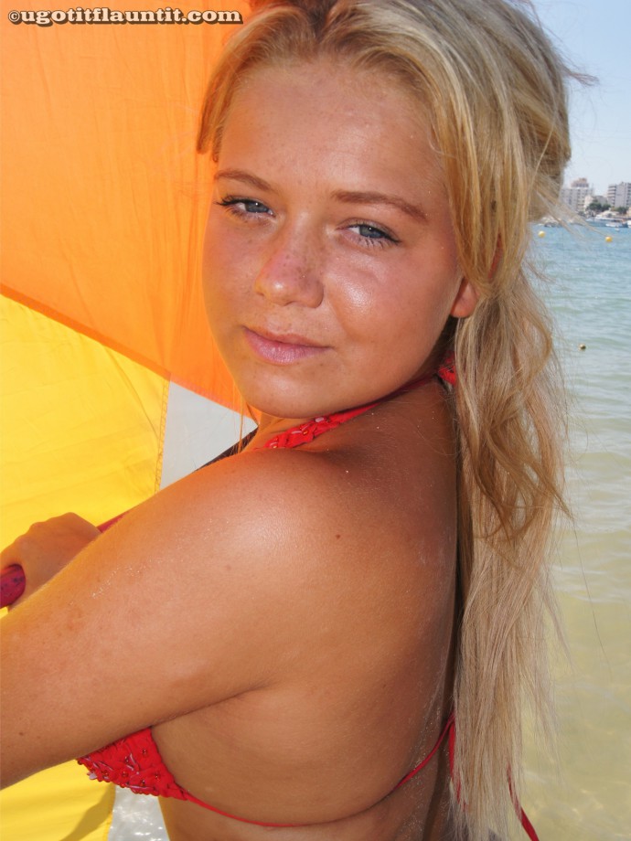 Beach - chloe