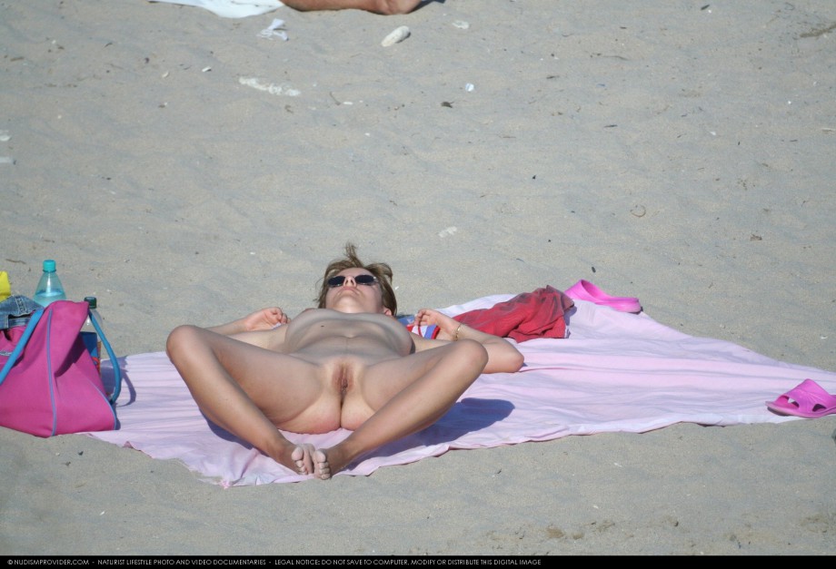 Nude girls on the beach - 177