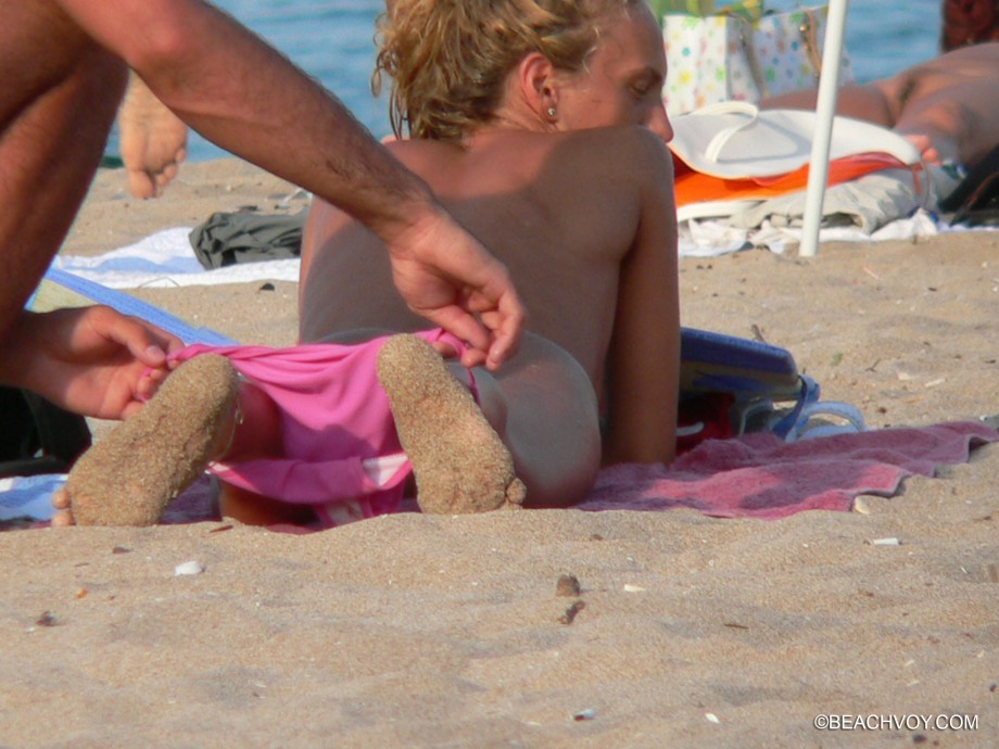 Nude girls on the beach - 325