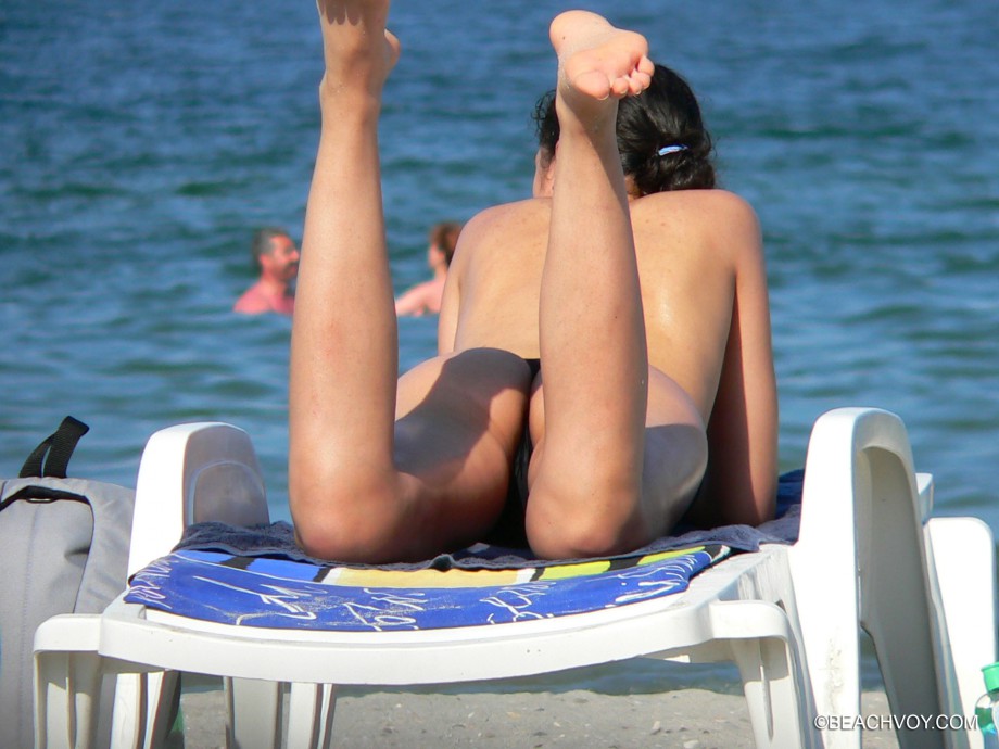 Topless girls on the beach - 152 - part 2